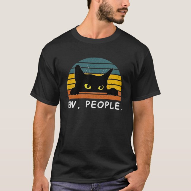Un gato negro es gracioso, un gato ama la camiseta (Anverso)