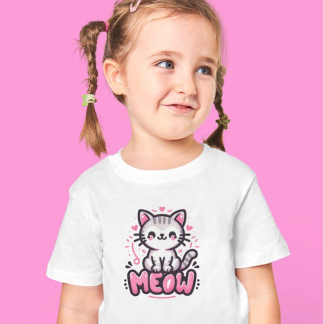Un gato negro y una camiseta de niño rosado (Subido por el creador)