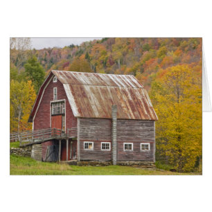 Un granero en las montañas verdes de Vermont.