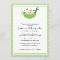 Un guisante en la invitación de la vaina