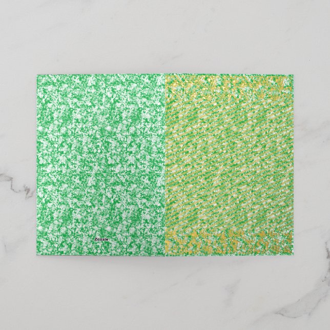 Un helecho verde y exuberante con frentes de arcos (Distribución Exterior )