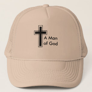Un hombre de gorra del camionero de dios