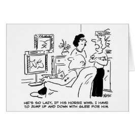 Un hombre perezoso ve la Carreras de caballo en la