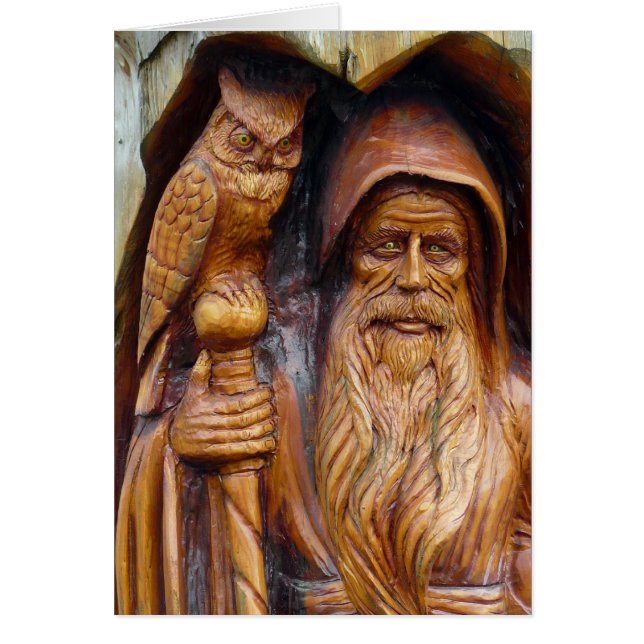 Un mago y un búho emergen de caverna (Frente)