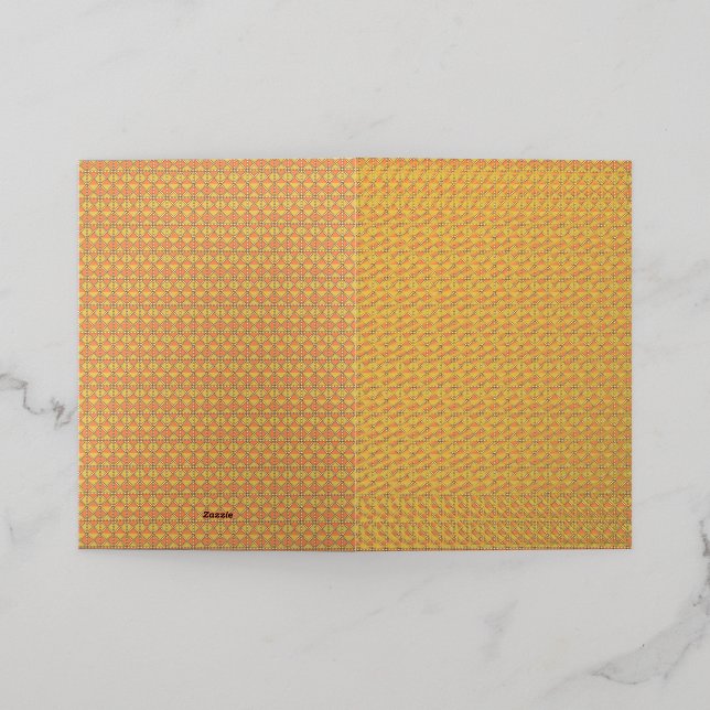 Un patrón simétrico naranja, amarillo y marrón (Distribución Exterior )