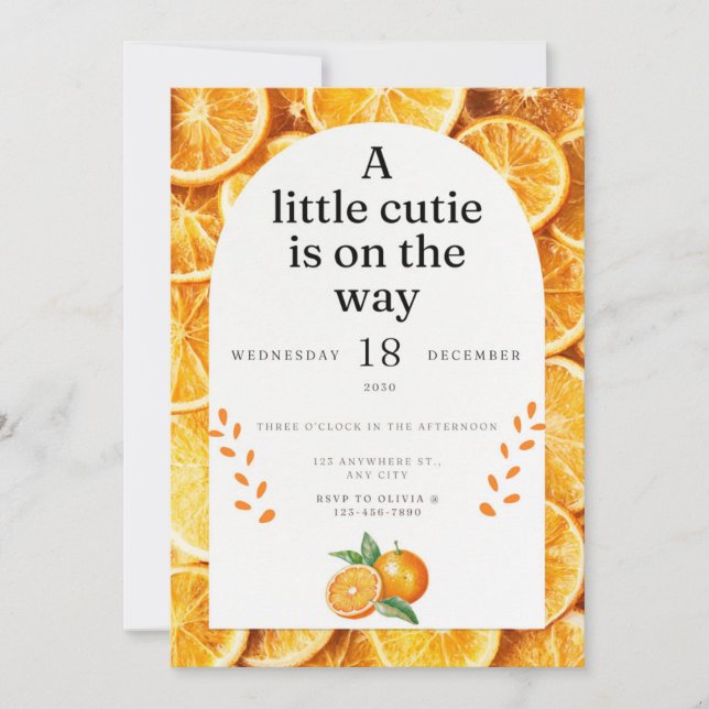 Un pequeño encanto está en camino invitación (Anverso)