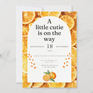 Un pequeño encanto está en camino invitación
