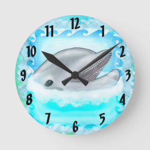 Un reloj de nombres personalizado de Dolphin Play