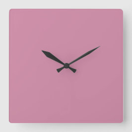 UN RELOJ PURPURO