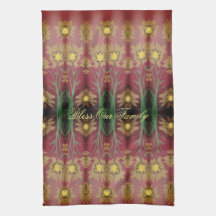 Un Rosa Agradable Y Una Toalla De Té Amarilla