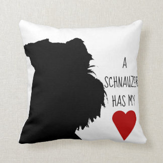 "Un schnauzer tiene almohada de mi corazón"