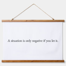 Un tapiz de pared tapado de madera de la situación