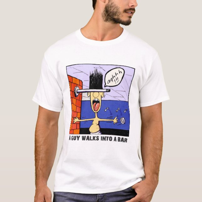 UN TIPO CAMINA EN UNA Camiseta DE BAR (Anverso)