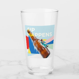 Un vaso para bebida divertido con “Sip Happens”