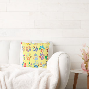 Una almohada para tu habitación y tu mesa en color