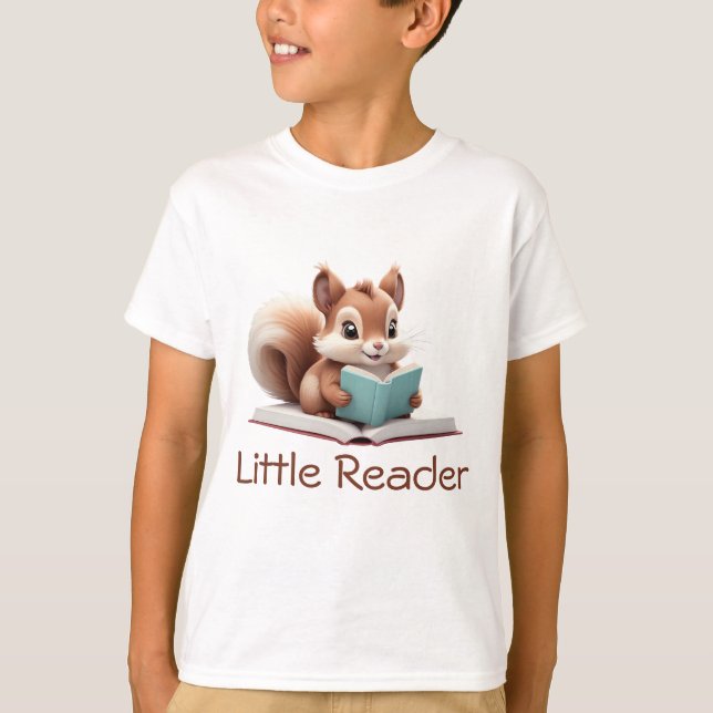 Una ardilla linda leyendo una camiseta de un libro (Anverso)