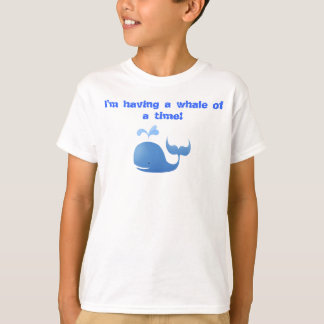 Una ballena de una camiseta del tiempo