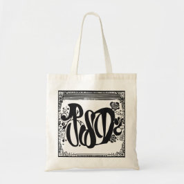 Una bolsa de té con fuentes de color negro sobre e