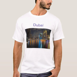 Una bonita camiseta con fotos de Dubai