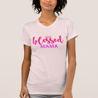 una camisa bendecida de la mamá