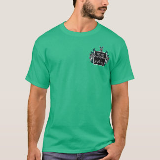 Una camisa con su muy posee el escudo de armas