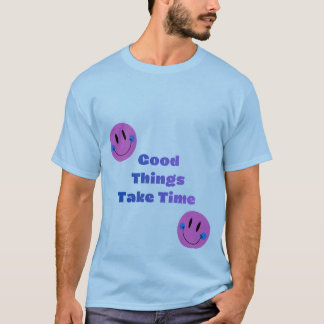 una camiseta azul claro de media manga