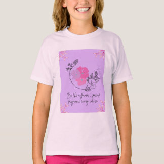 Una camiseta con hermoso diseño floral