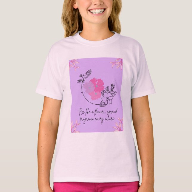 Una camiseta con hermoso diseño floral (Anverso)