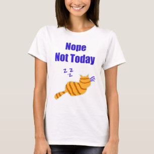 Una camiseta corta que muestra a un gato durmiendo