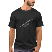 Una camiseta de algodón de moda con un eslogan peg