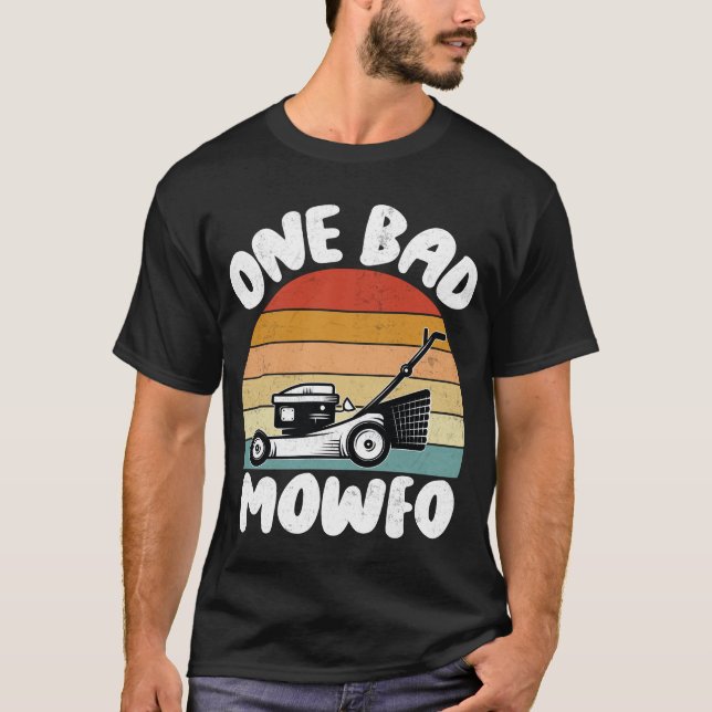 Una camiseta divertida de cuidado de césped One Ba (Anverso)