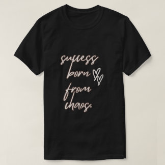 una camiseta negra