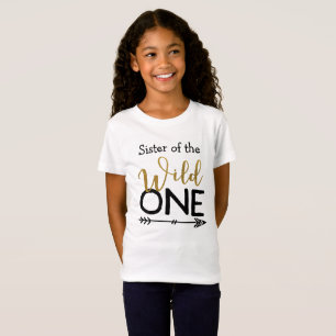 Una camiseta salvaje de la hermana