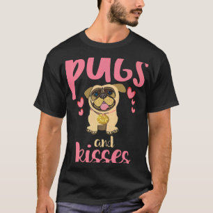 Una chica que ama a los Pugs y besos camiseta rega