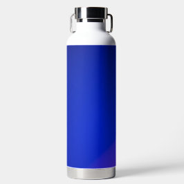 Una elegante botella de agua aislada azul con una 
