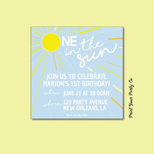 Una en la invitación de cumpleaños del sol