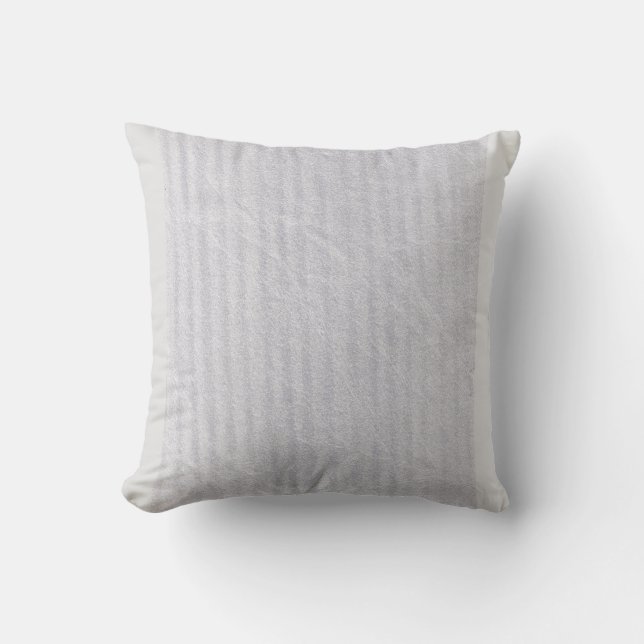 Una encantadora almohada de lavanda gris con una s (Anverso)