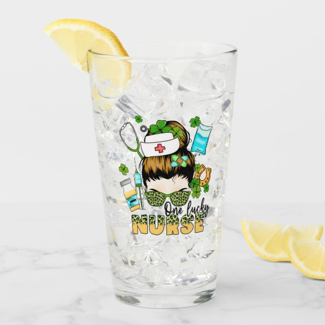 Una enfermera afortunada St. Patrick's (Anverso (hielo))