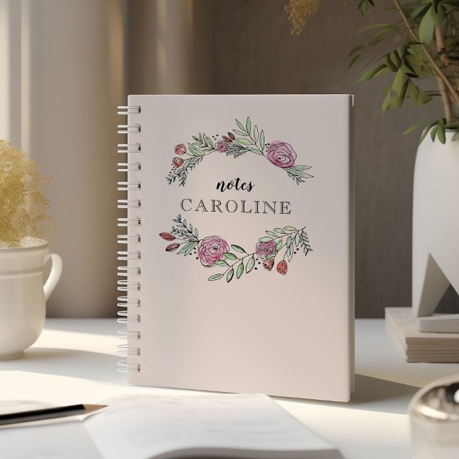 Una fanega y un pico de cuaderno personalizado en  (Pink watercolor floral laurels personalized notebook.)