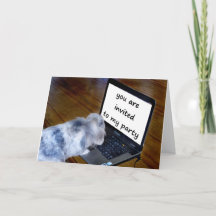 una invitación de fiesta de conejo lindo