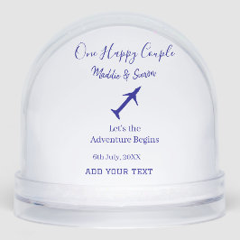 Una pareja feliz comienza la aventura boda co