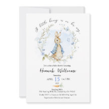 Una pequeña invitación de shower de bebé en camino