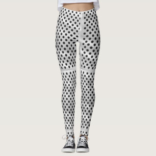 Una persona que lleva leggings blancos de cintura 
