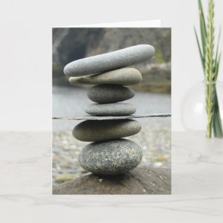Una pila de tarjeta de felicitación de las rocas