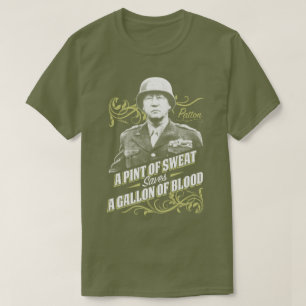 Una pinta de la camiseta militar de la historia de