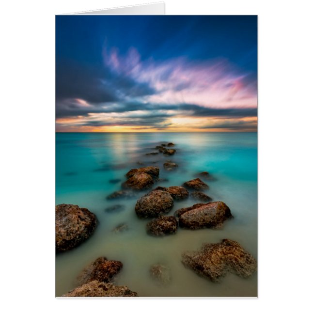 Una puesta del sol hermosa sobre turcos y Caicos (Frente)