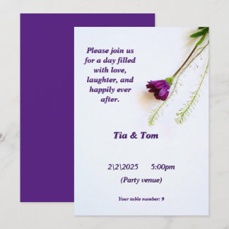 Una simple invitación en blanco y morado