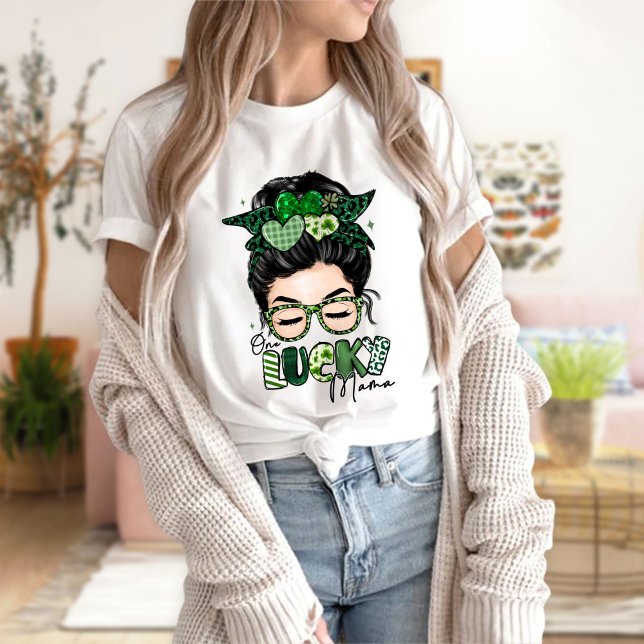 Una suertuda camiseta del Día de Mamá San Patricio (Subido por el creador)