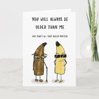 Una tarjeta de cumpleaños vieja y madura