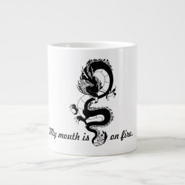 Una taza clásica con un dragón